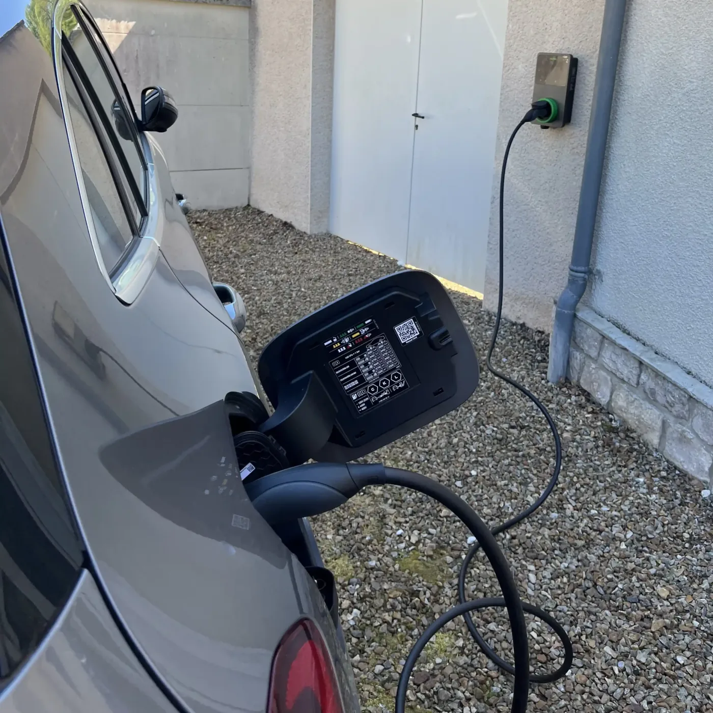 Borne de recharge IRVE à Aubervilliers Borne de recharge IRVE à Aubervilliers